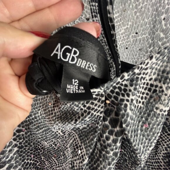 AGB Cocktail Bodycon Dress 12 Puffy Short Sleeve Sequin Snake Skin Black White - Picture 6 of 7